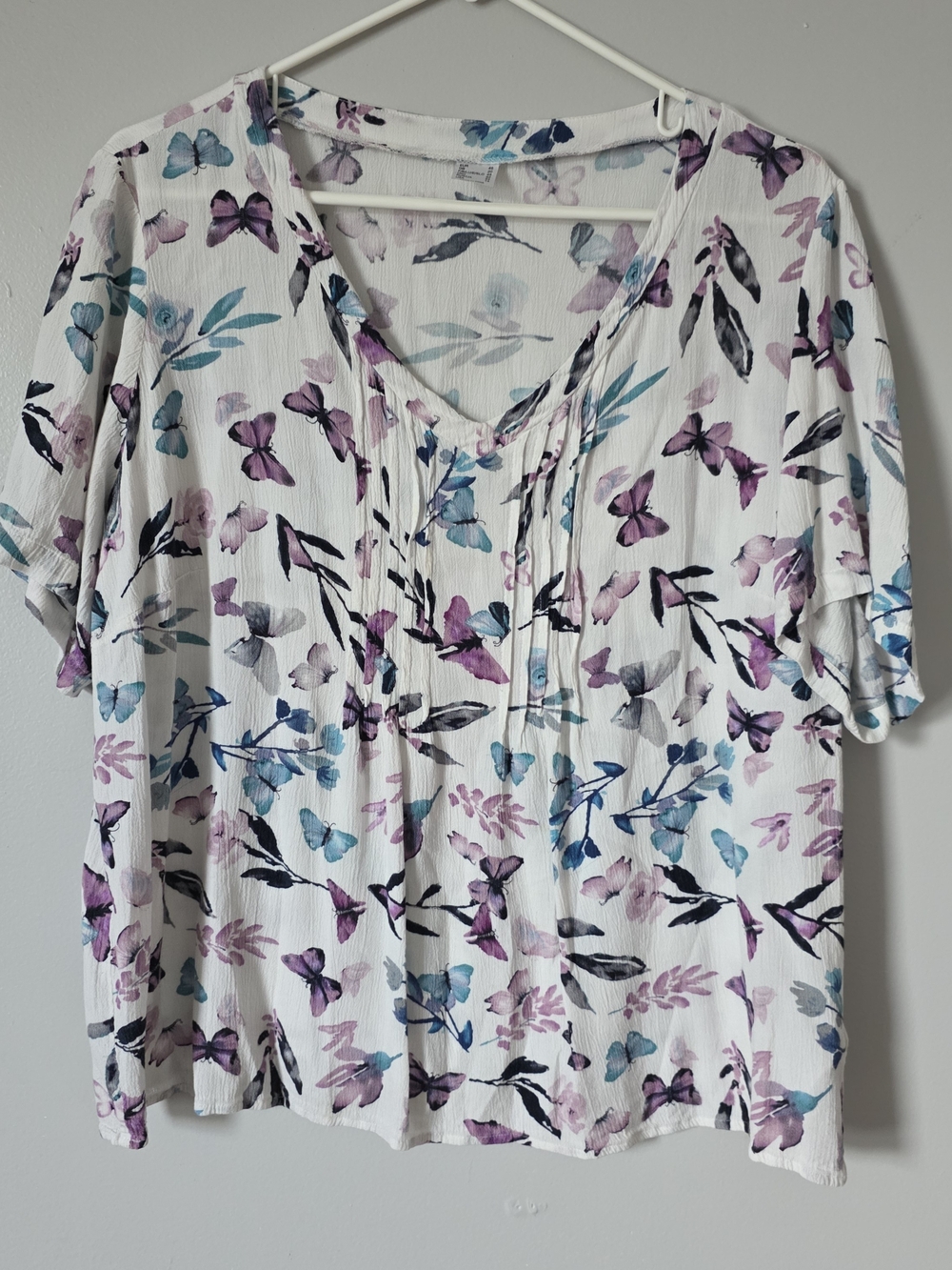 Women's Floral Butterfly V-Neck Top - White with Pink & Blue Lightweight Size 14